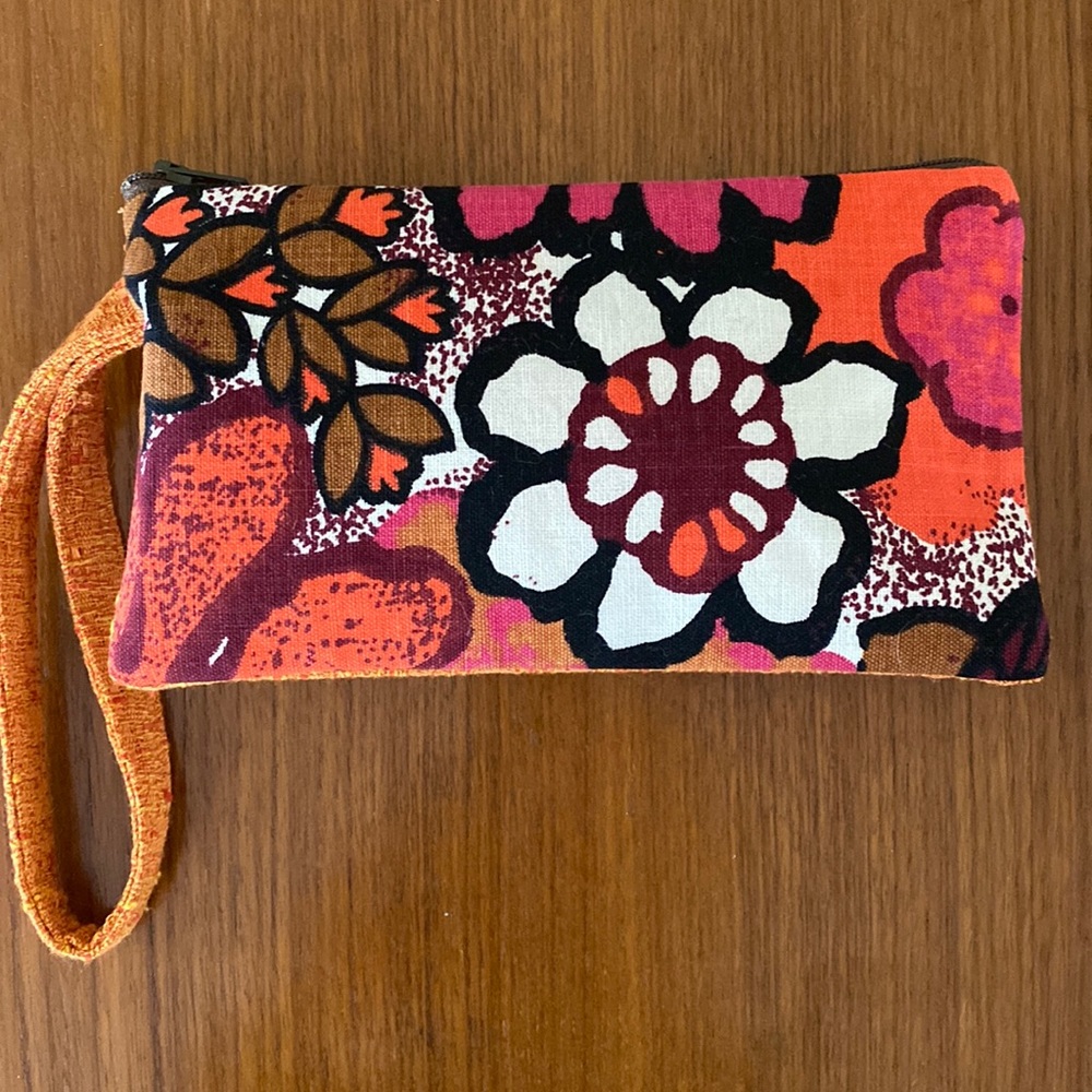 VTG Floral/Textured Fabrics Wristlet